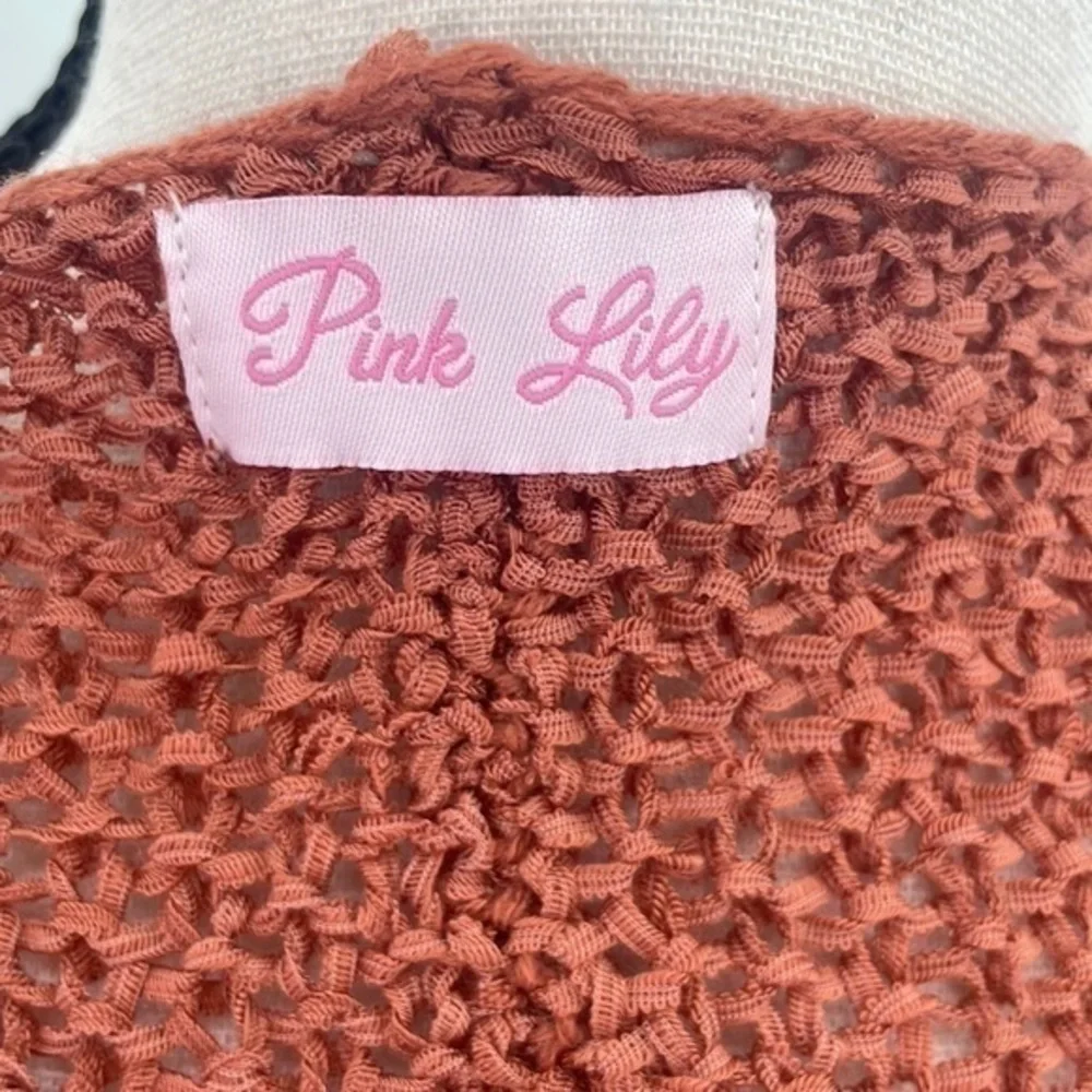 UEC Pink Lily orange lightweight v-neck sweater small perfect for summer